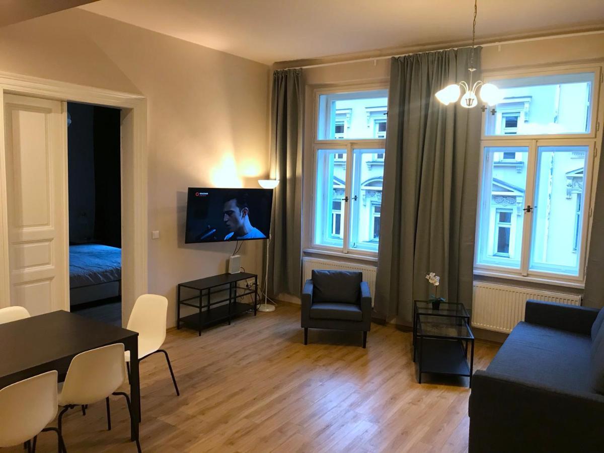 Valentine'S National Museum Apartments Praha Bagian luar foto