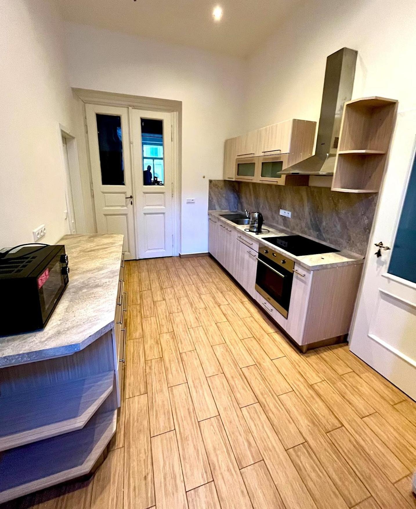 Valentine'S National Museum Apartments Praha Bagian luar foto
